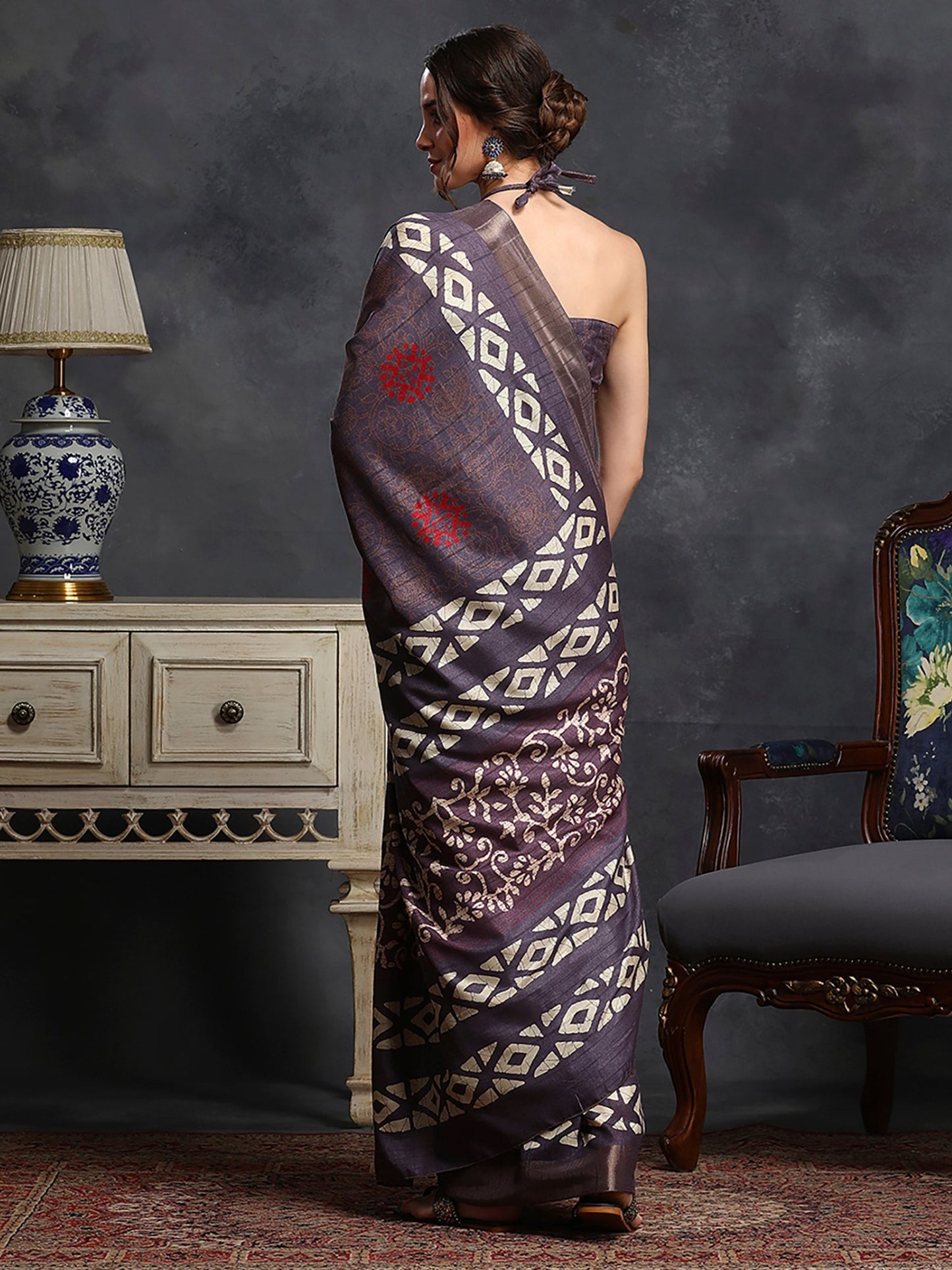 Get the best partywear saree