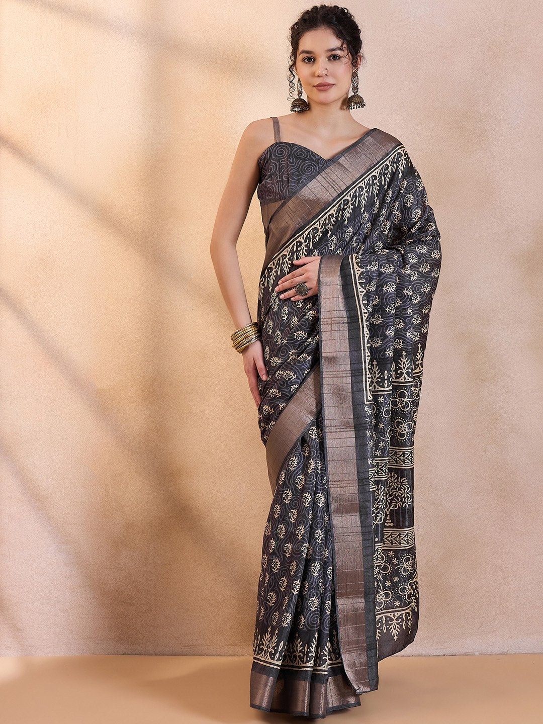 Black Black Sungudi Silk Blend Printed Saree
