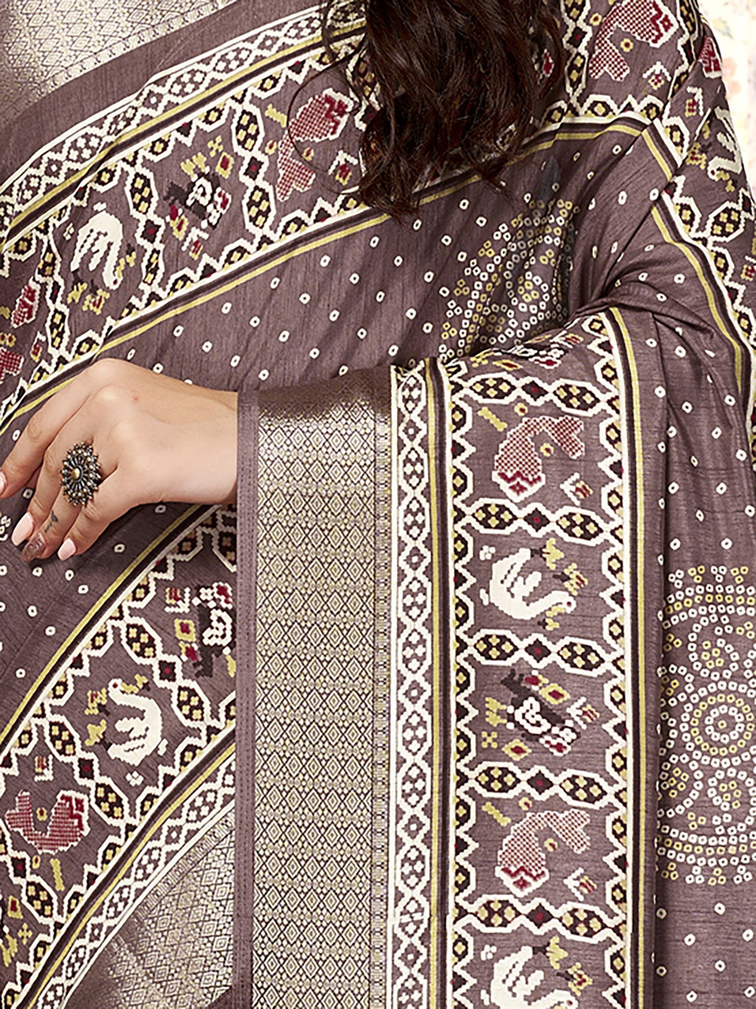 Get the best kanjeevaram South Indian bridal saree