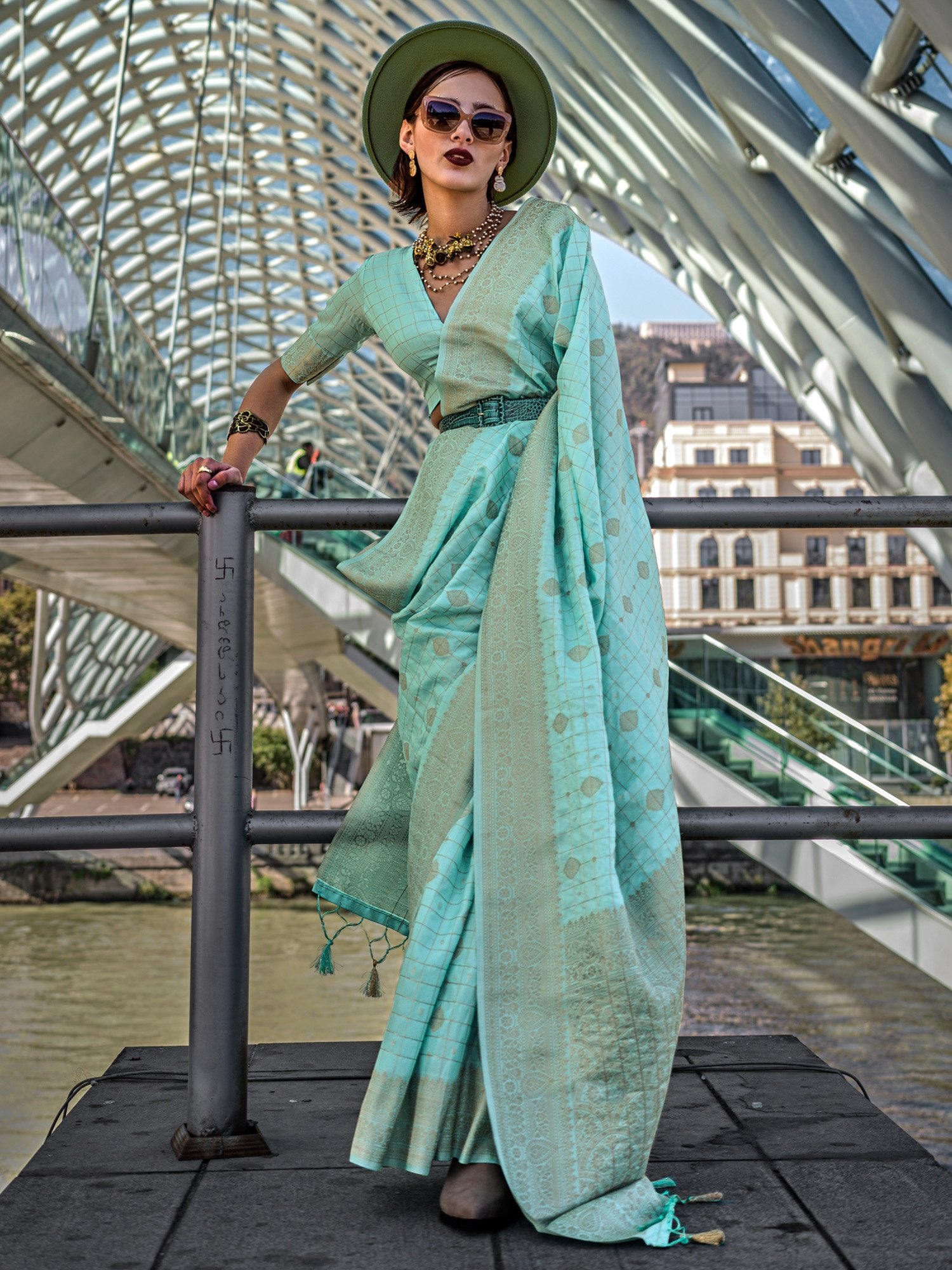 Get the best designer saree