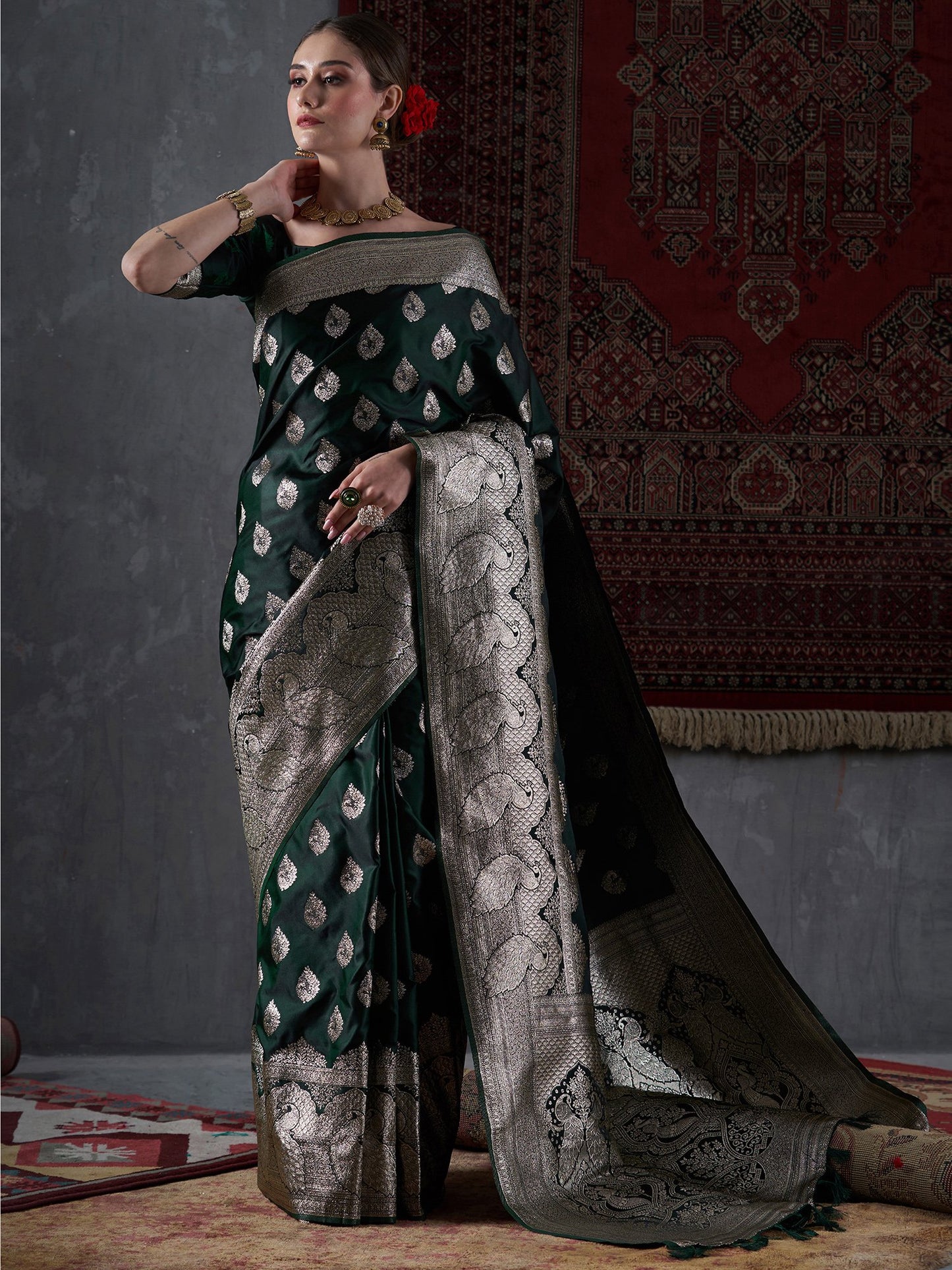 Get the best partywear saree