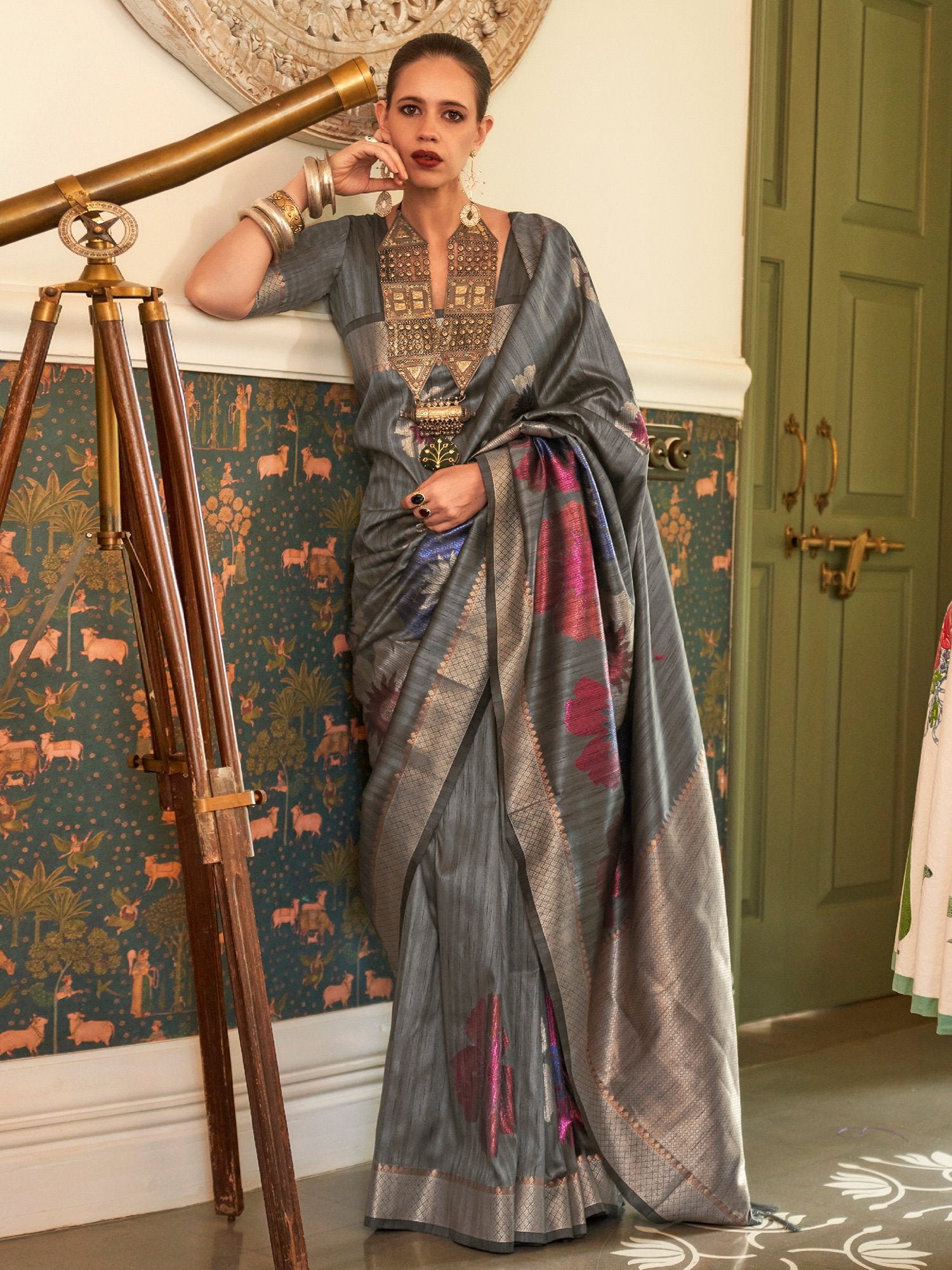 Get the best Kanchipuram silk sarees