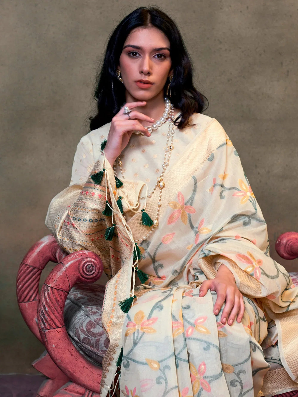 Ethnic Cream Woven Banarasi Jamdani Saree - The Dori Store