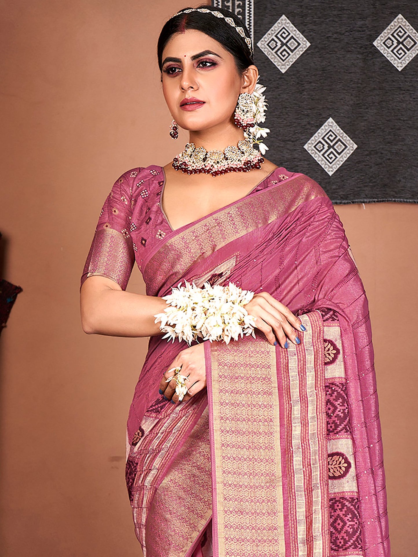 Get the best Banarasi silk saree