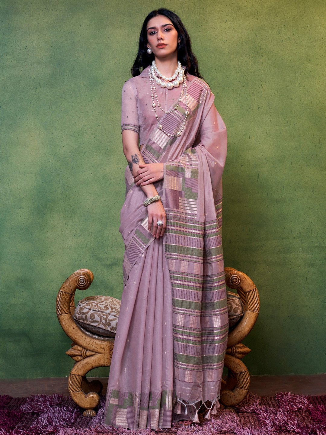 Purple Mauve Banarasi Silk Blend Woven Saree