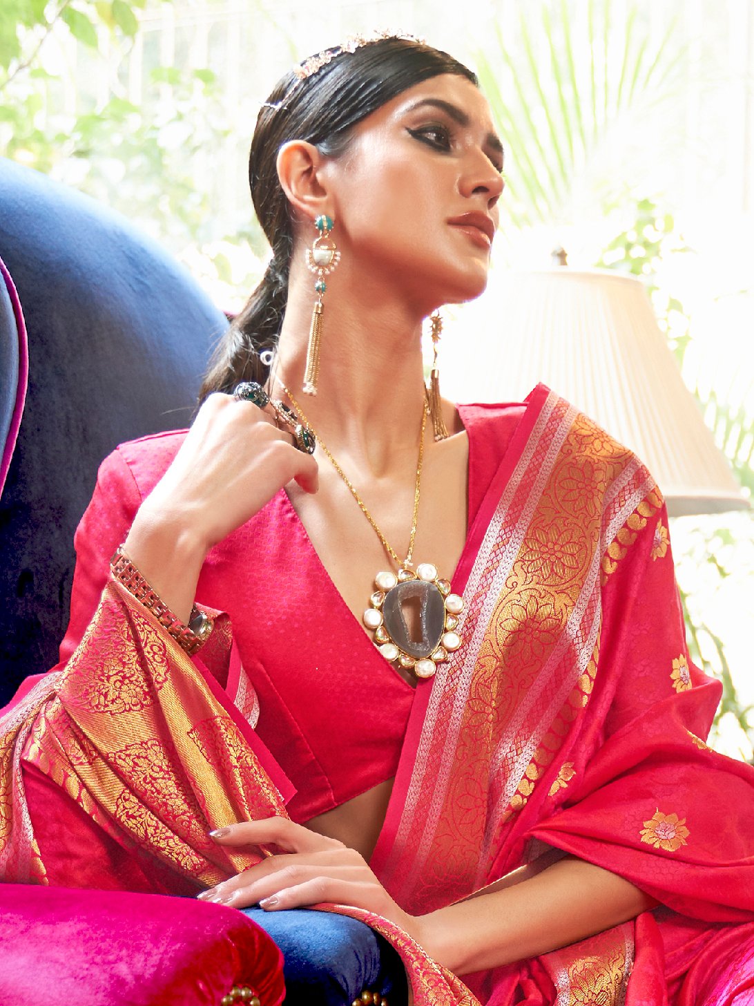 Get the best Kasavu saree online