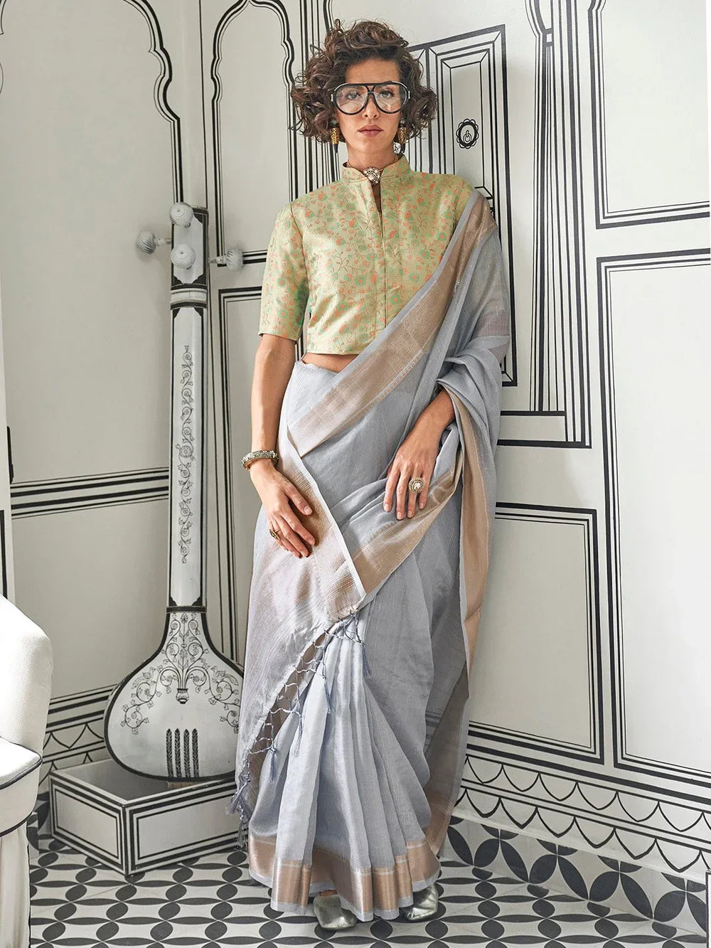 Elegant Grey Handloom Chiffon Silk Saree - The Dori Store