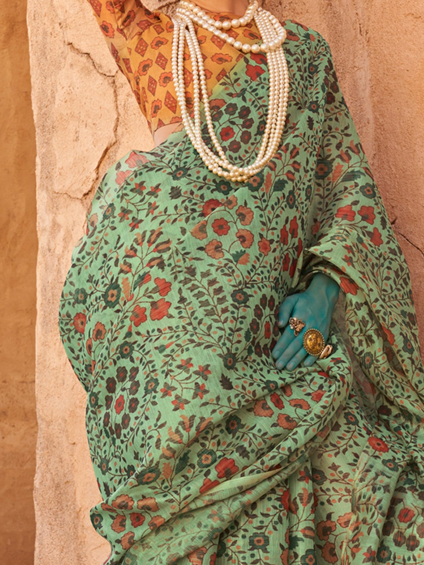 Get the best Banarasi silk saree