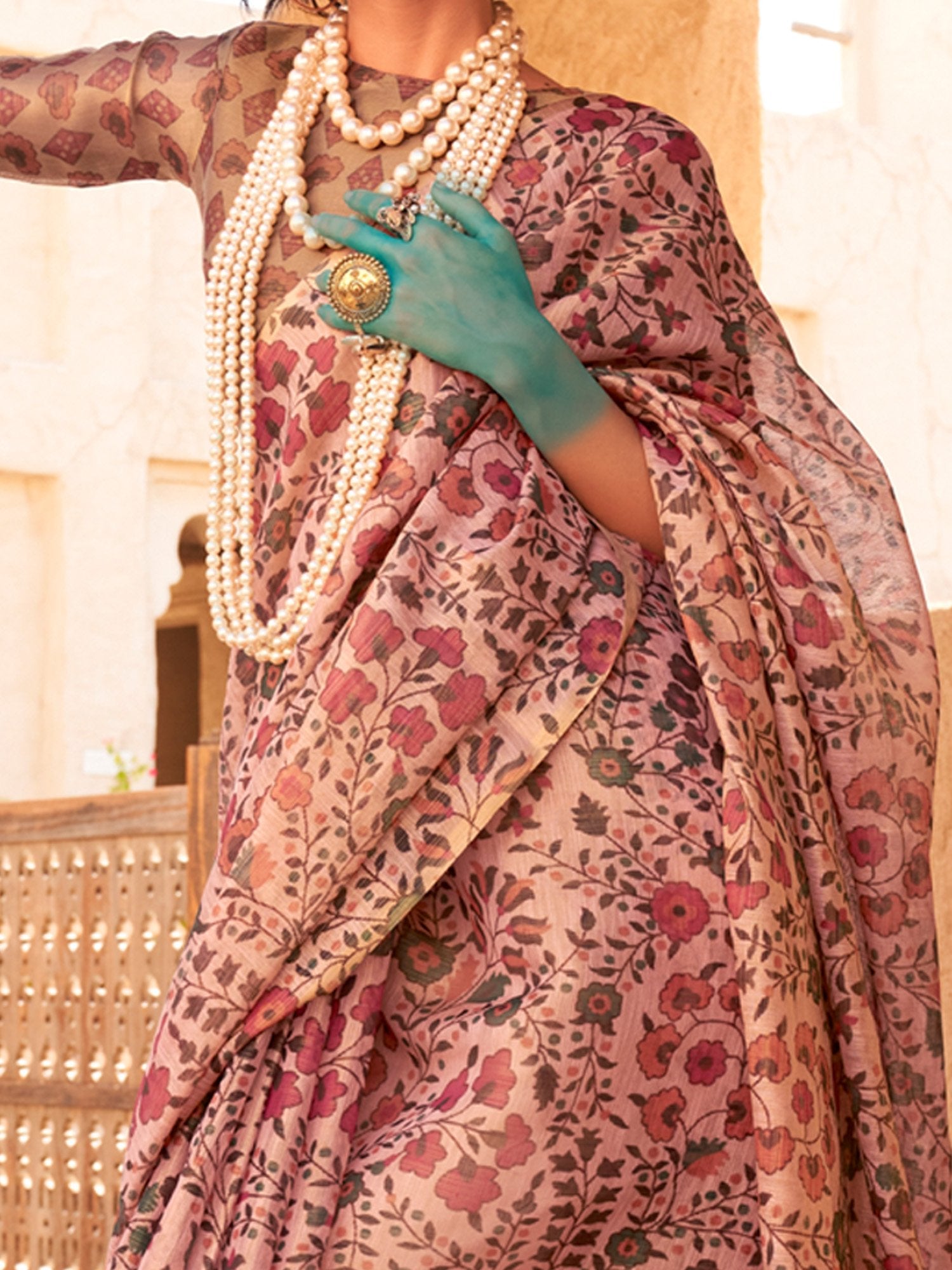 Get the best organza saree