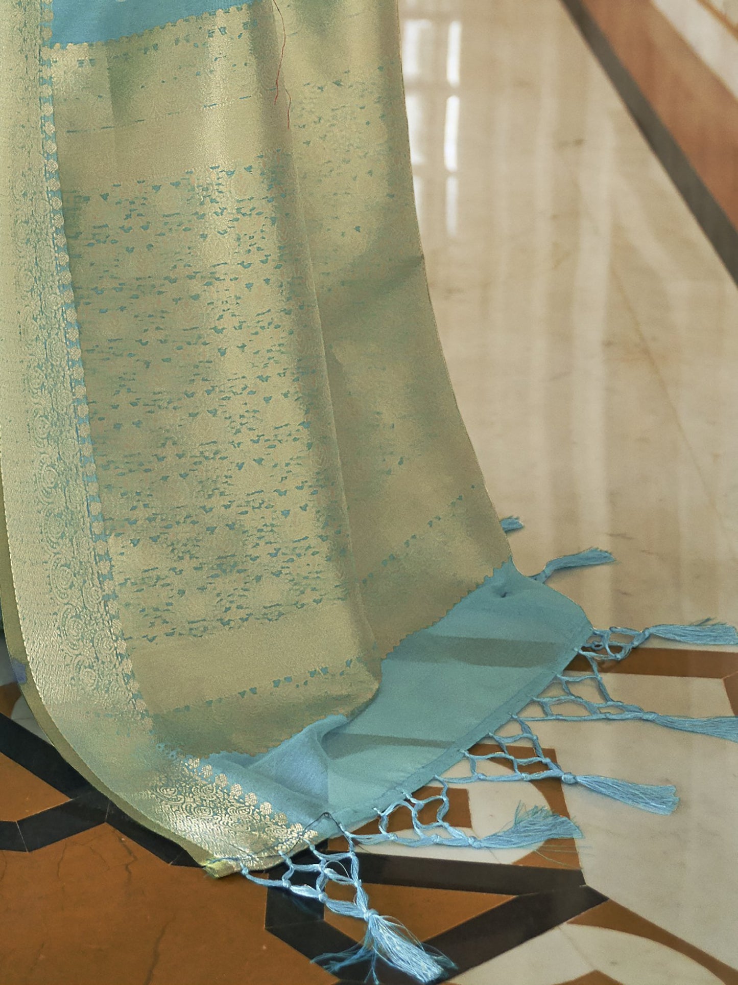 Get the best bridal saree