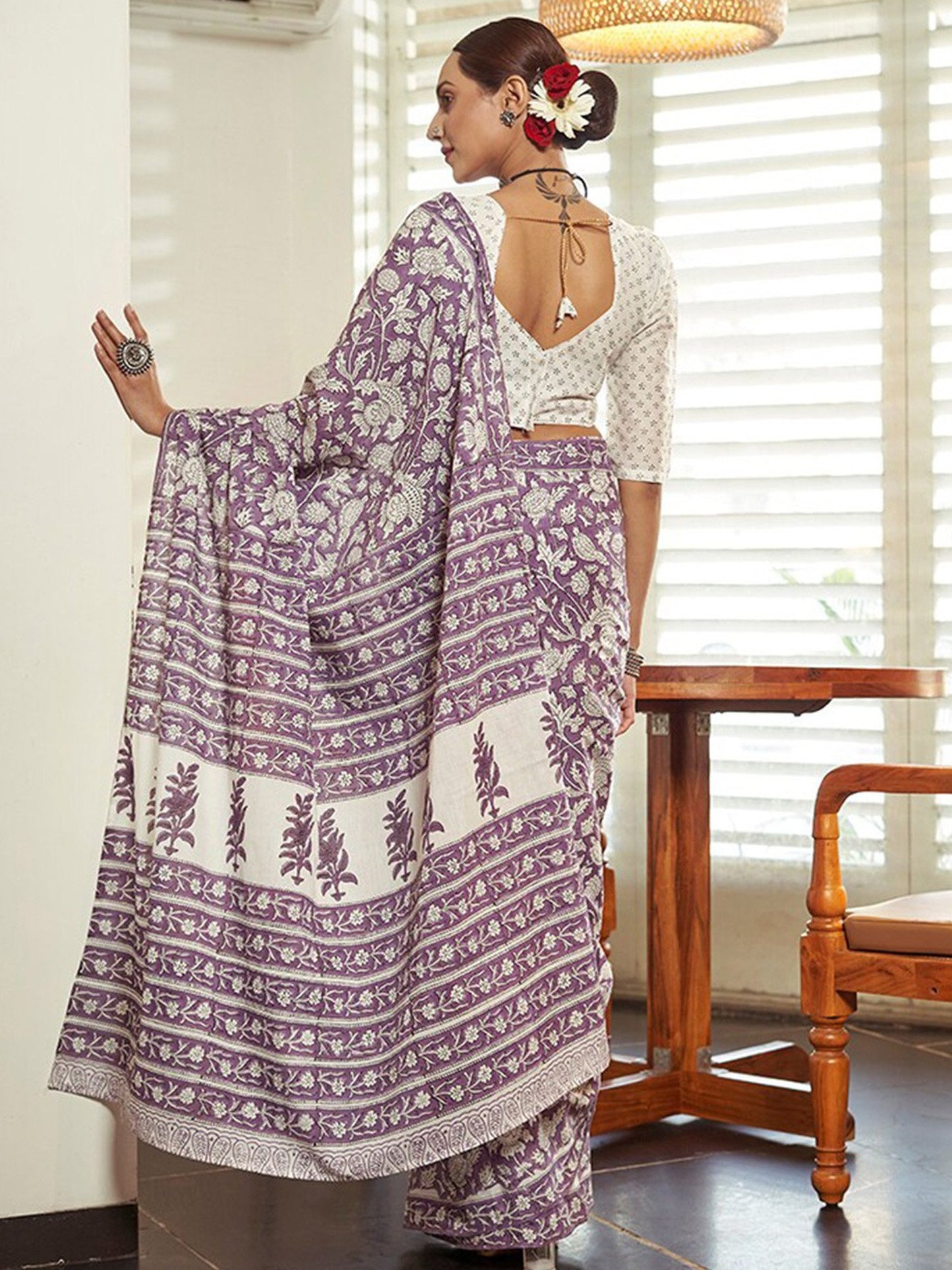 Get the best saree shops in Chandni Chowk