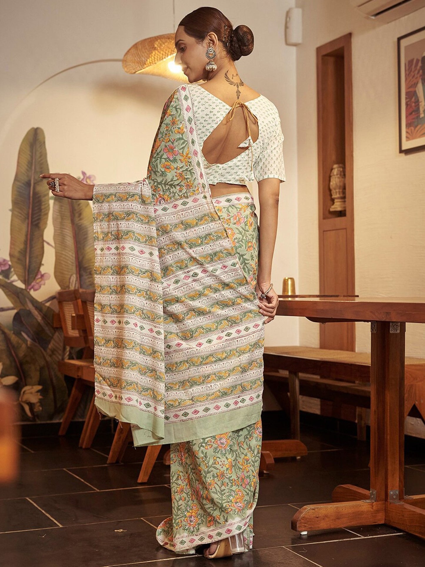 Get the best latest saree design