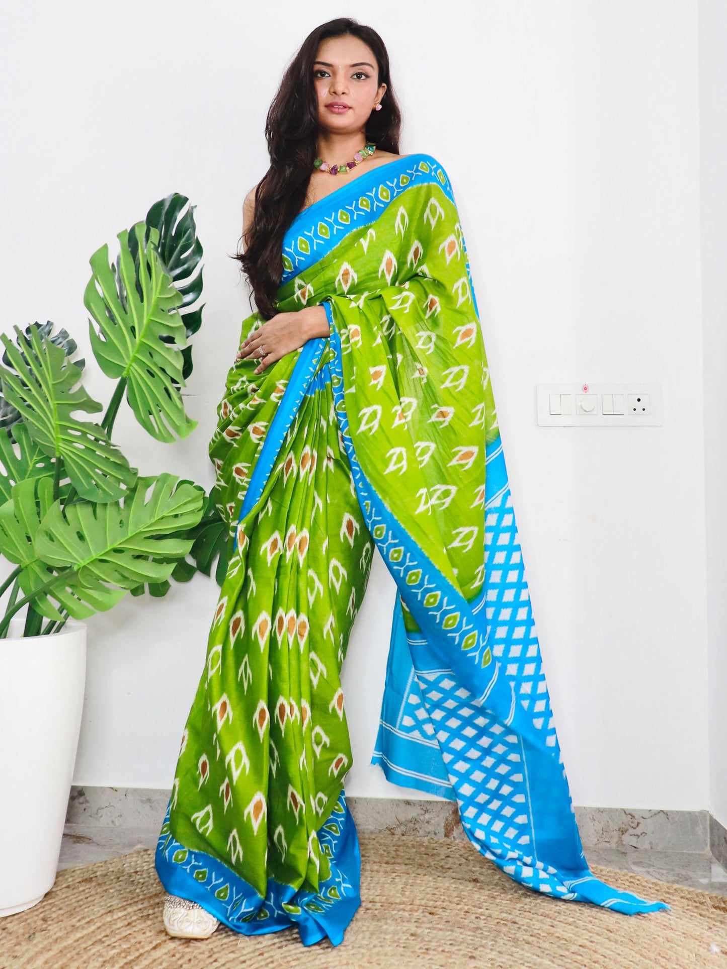 Get the best kanjeevaram South Indian bridal saree