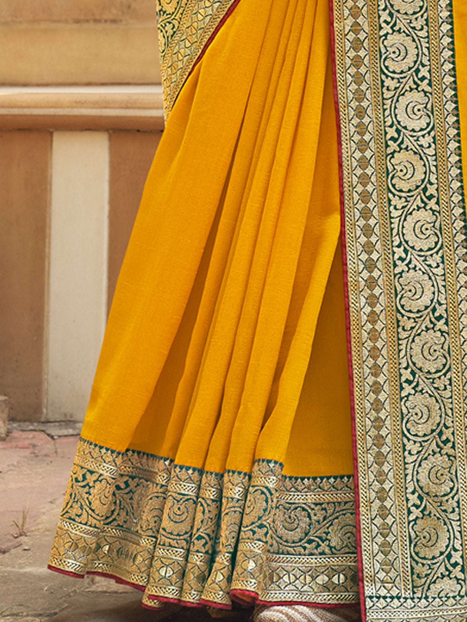 Get the best designer saree