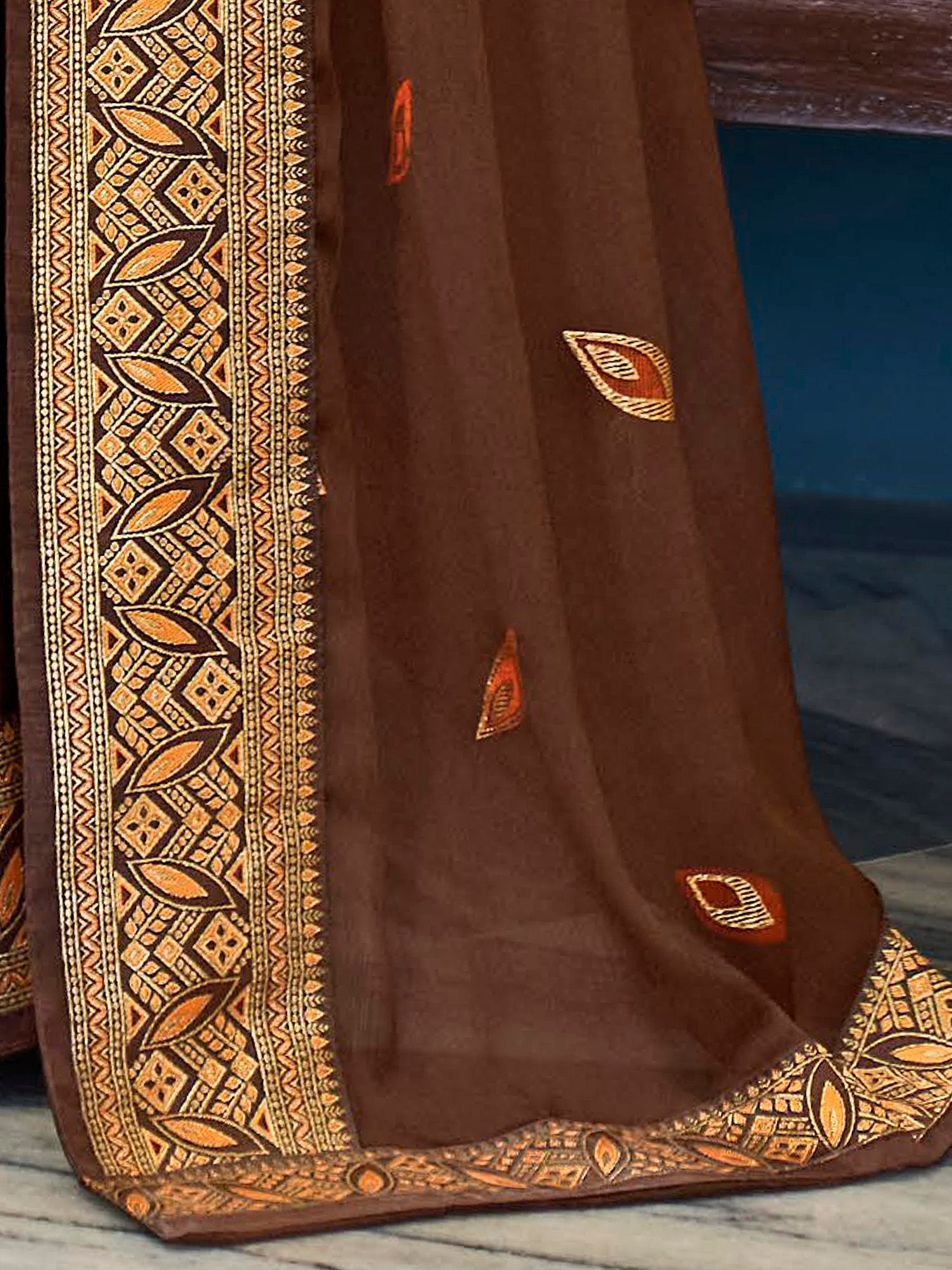 Get the best ready-to-wear saree