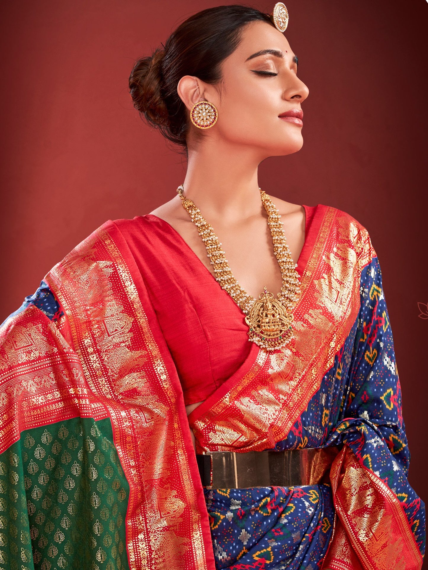 Get the best organza saree