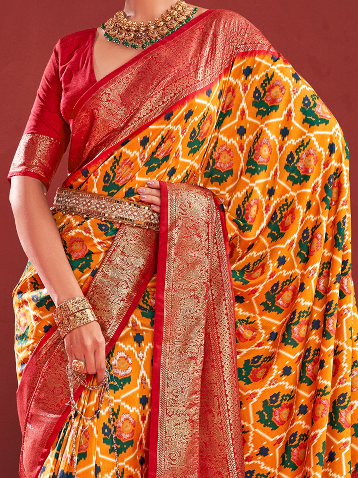 Get the best kanjeevaram South Indian bridal saree