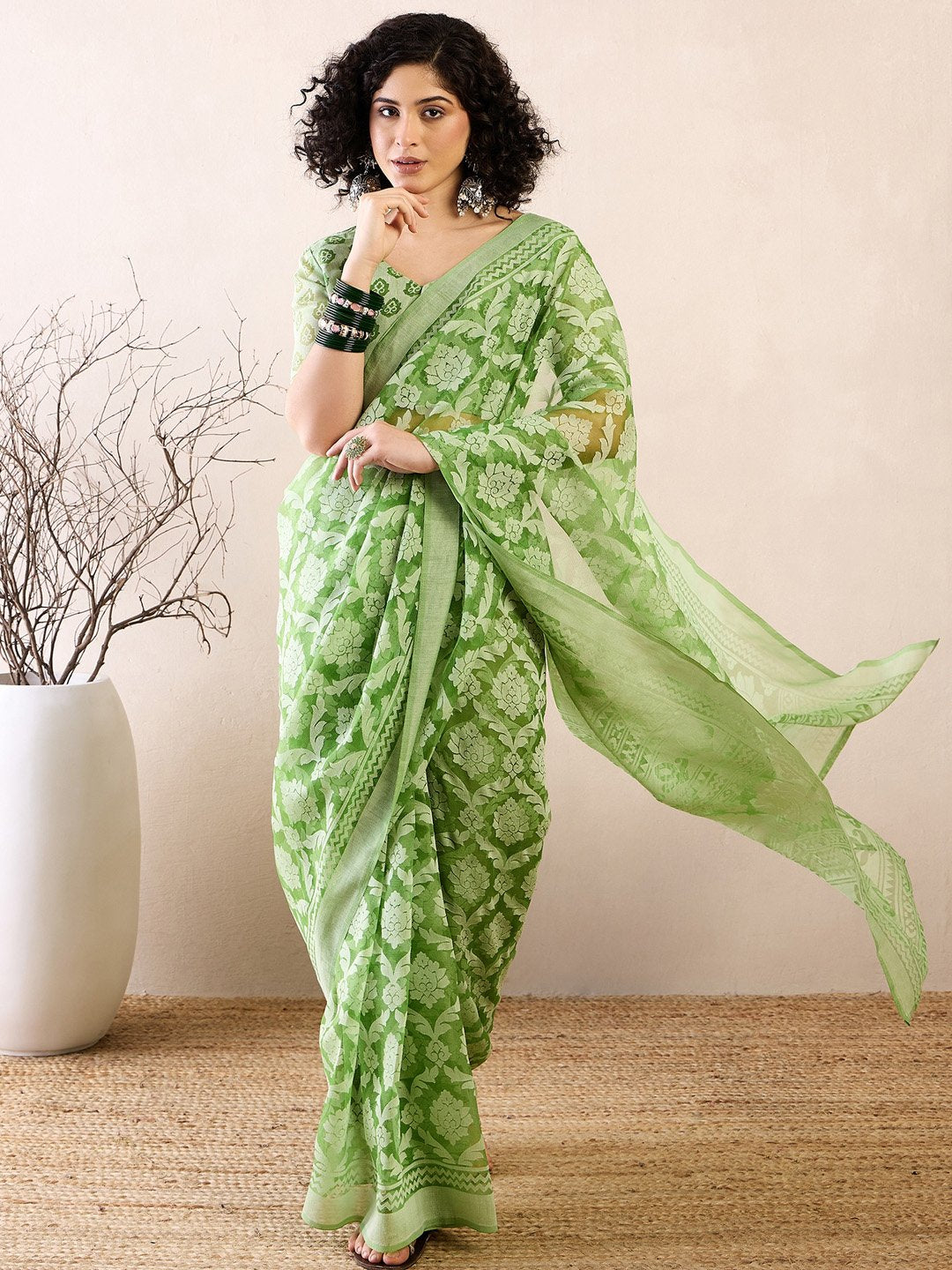 Get the best Kasavu saree online