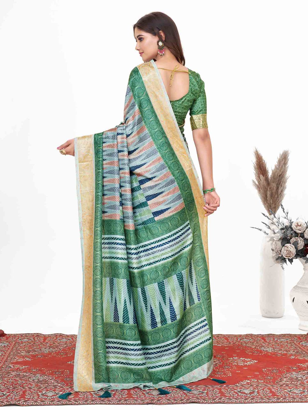 Get the best Banarasi saree