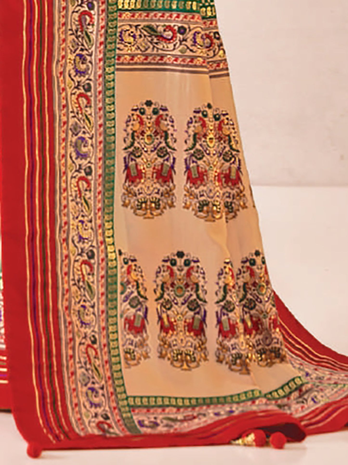 Get the best organza saree