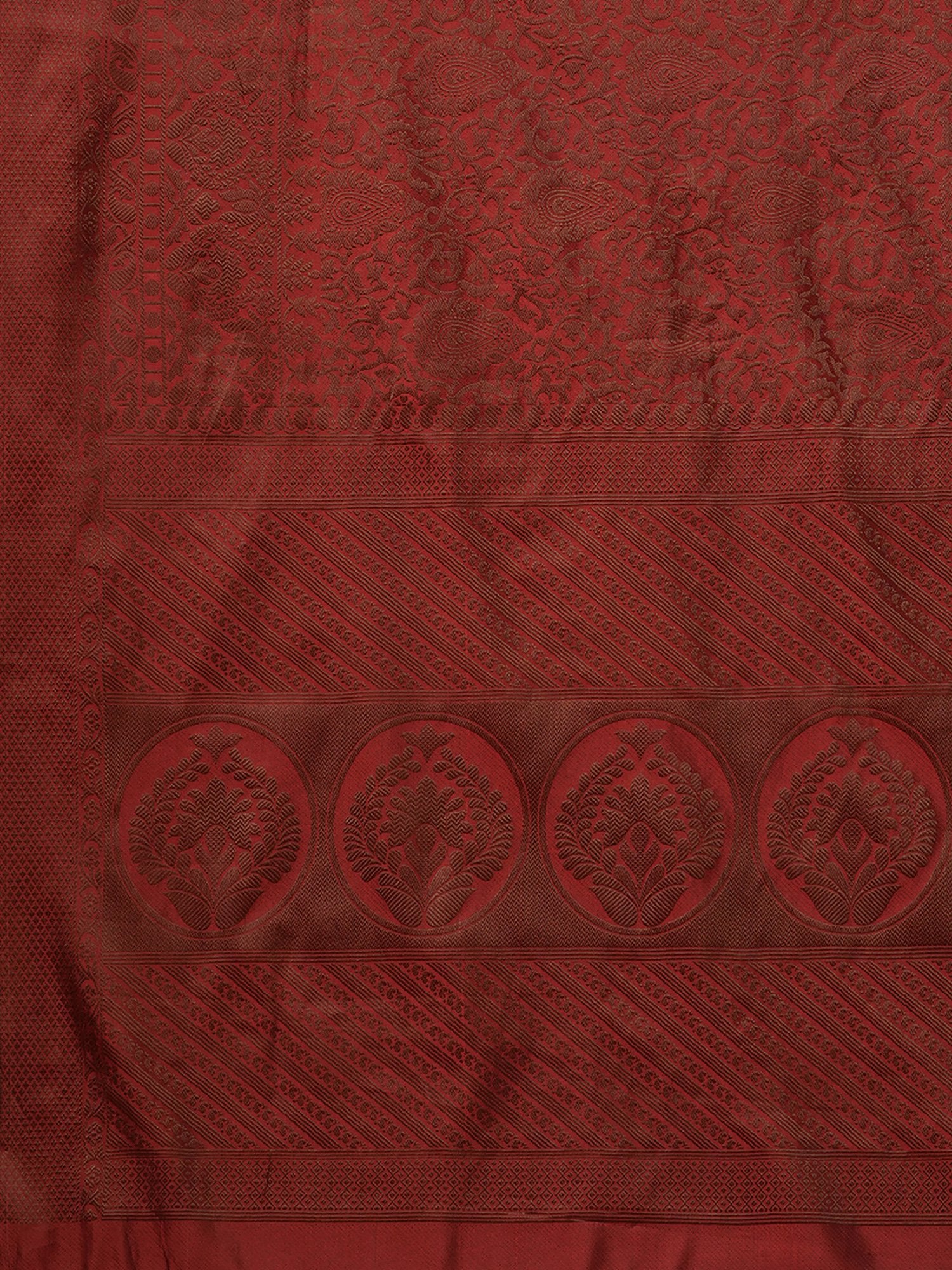 Get the best Banarasi saree