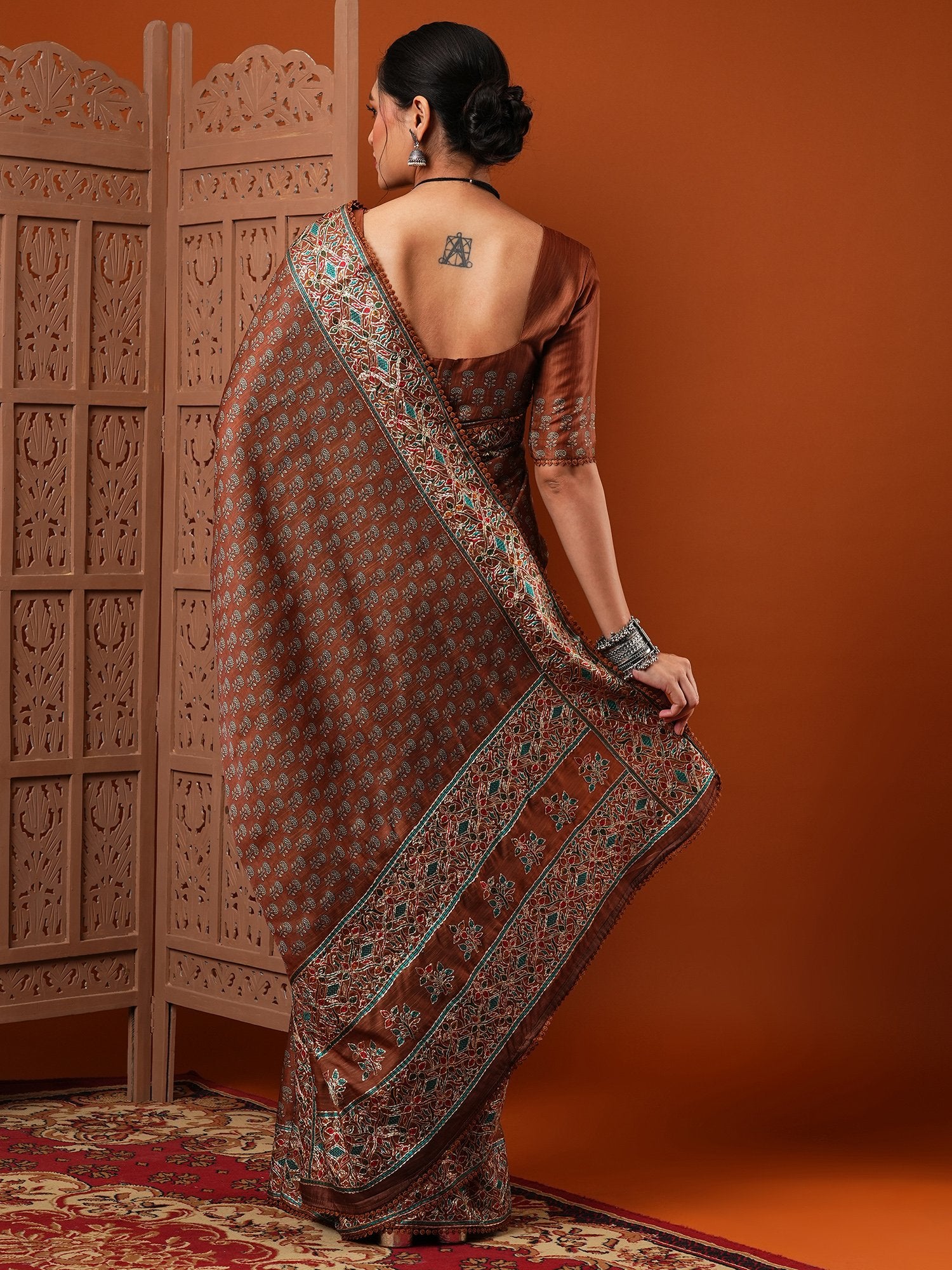 Get the best ready-to-wear saree