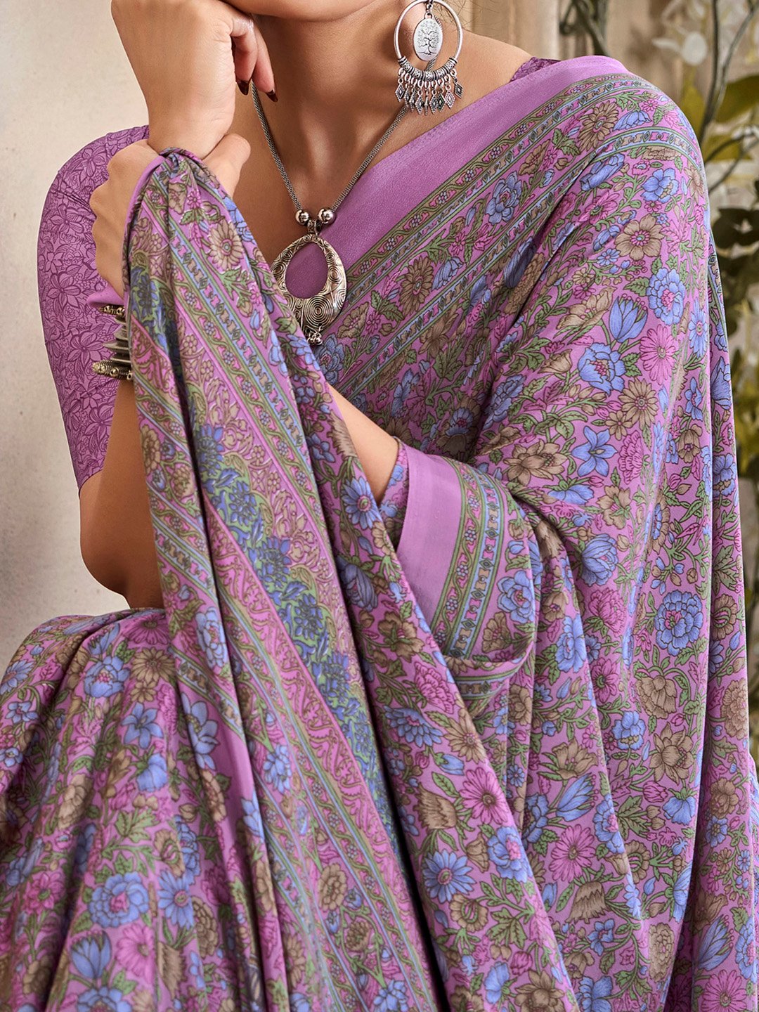 Get the best partywear saree