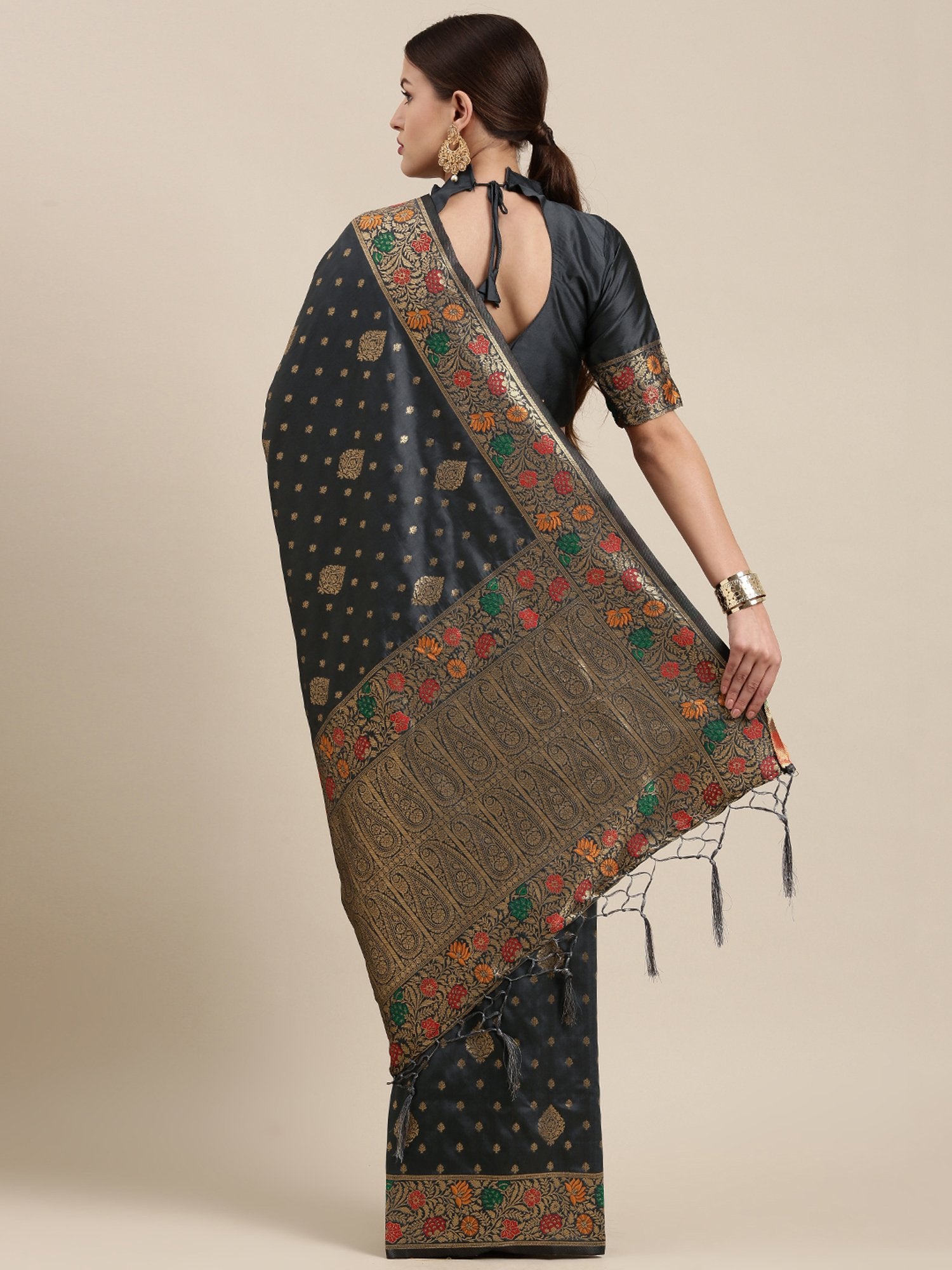 Get the best pathani saree