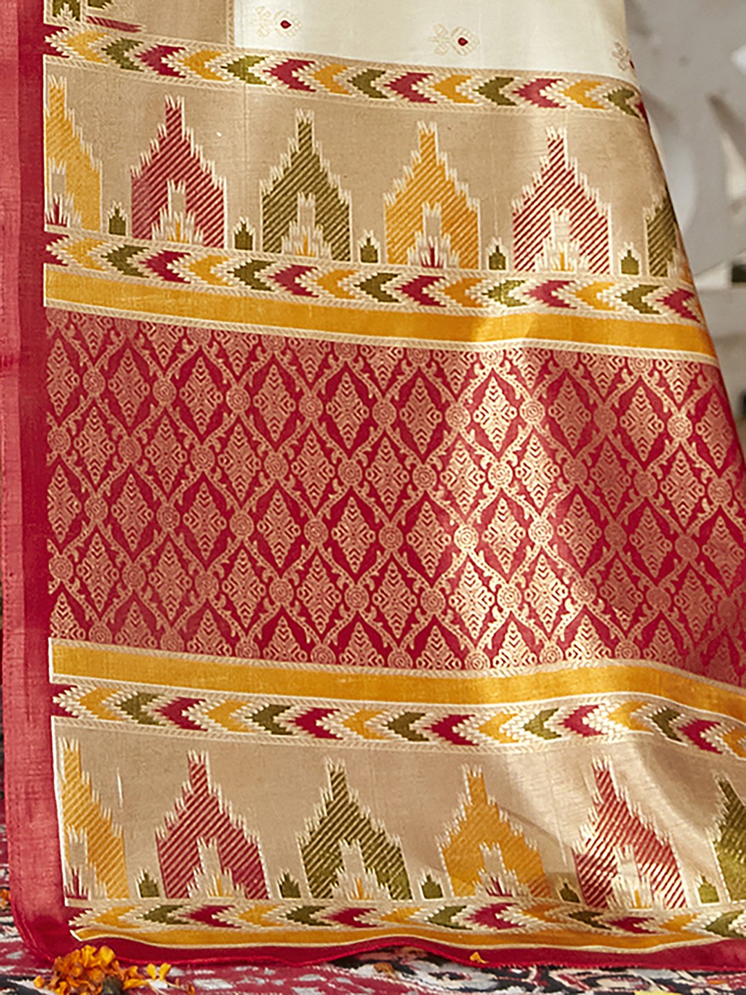 OffWhite Banarasi Silk Blend Printed Saree