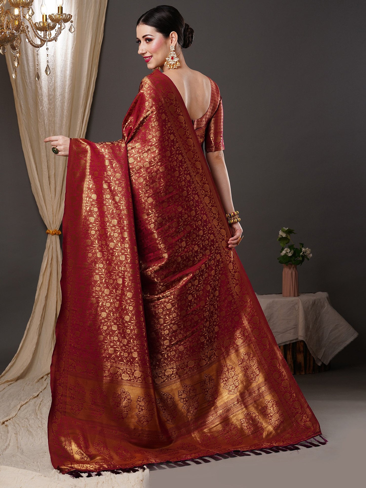 Get the best Banarasi silk saree