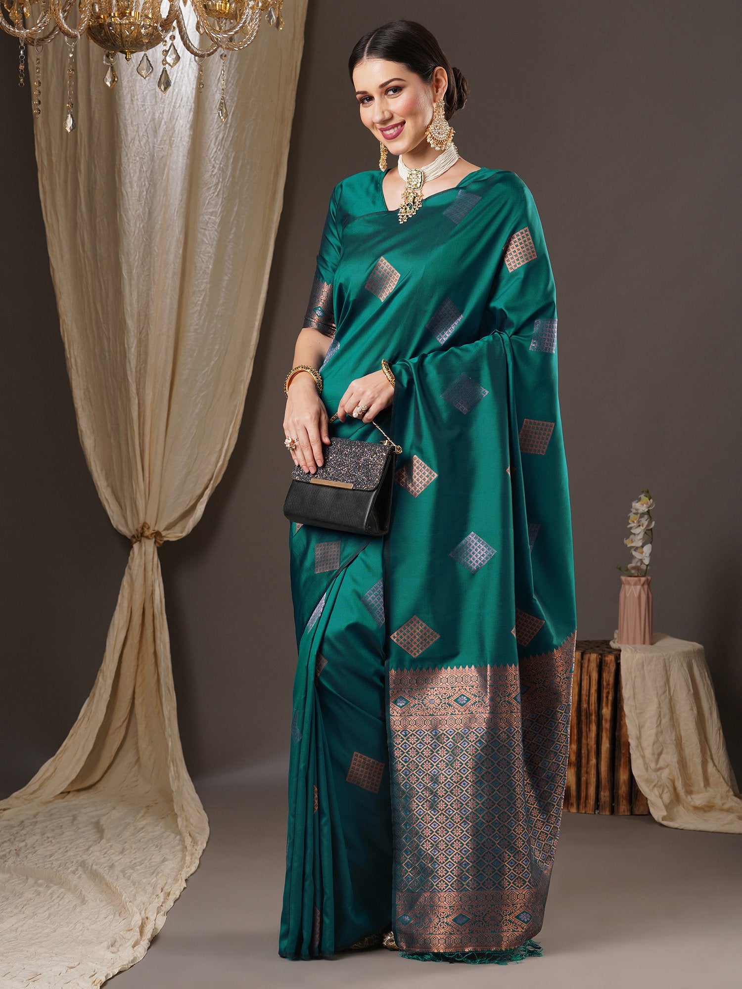 Get the best kanjeevaram South Indian bridal saree