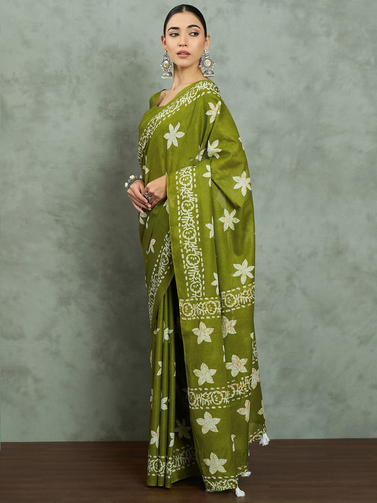 partywear designer saree for festive occasions