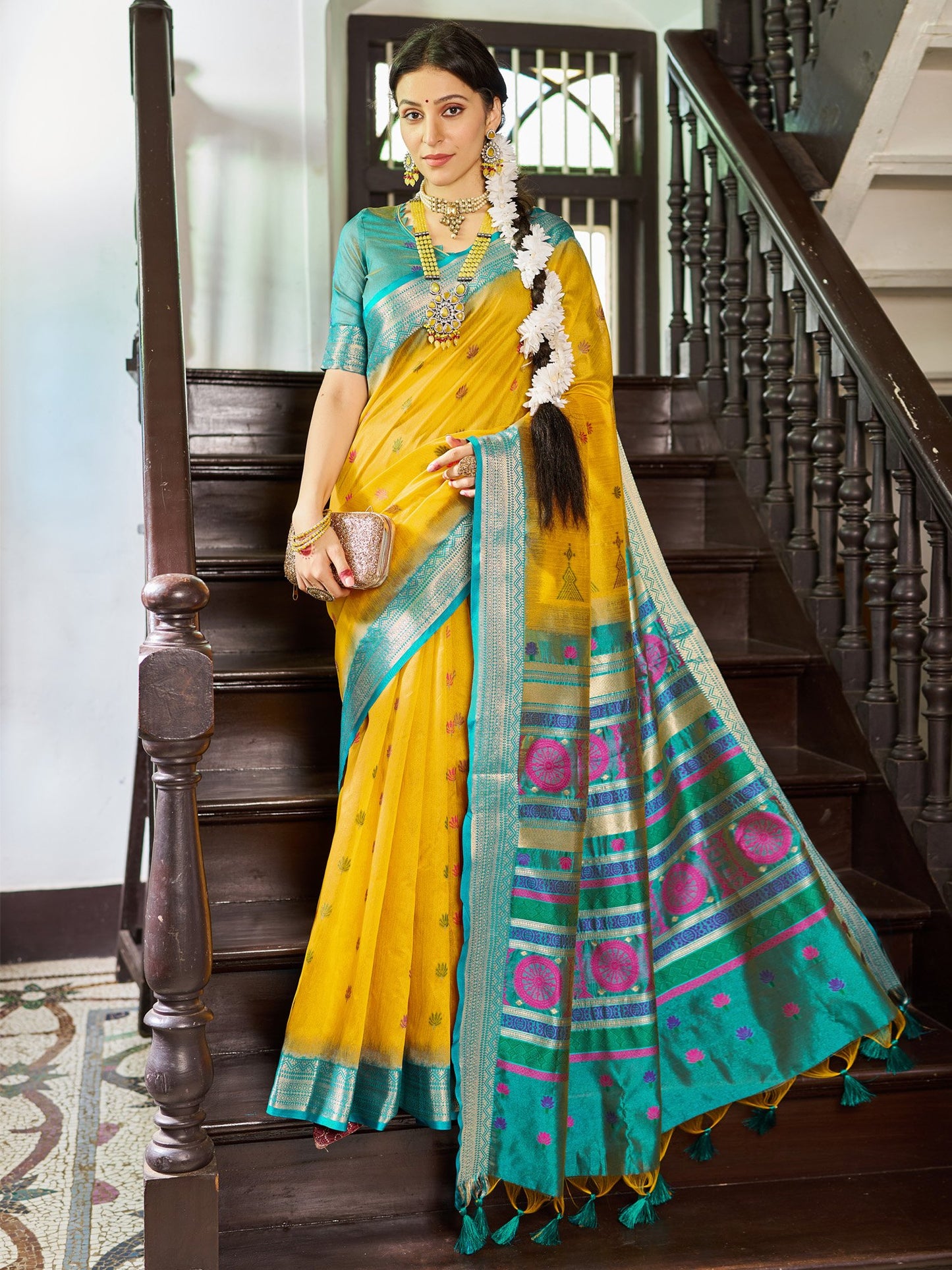 Yellow Yellow Banarasi Raw Silk Woven Saree