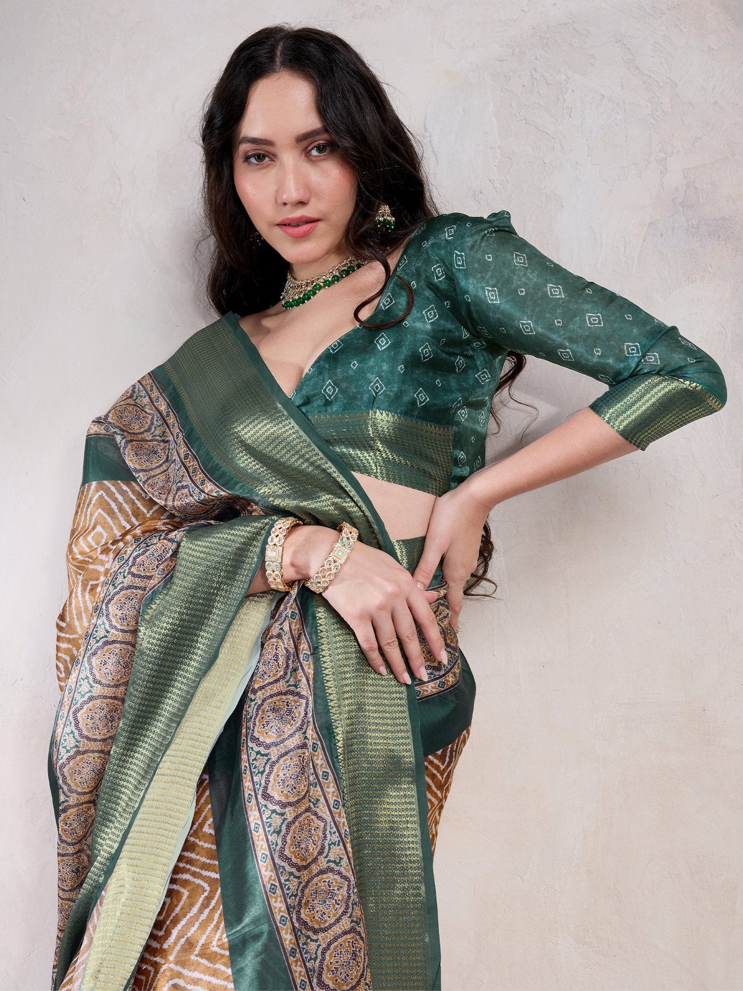 Brown Beige Sungudi Organza Woven Saree