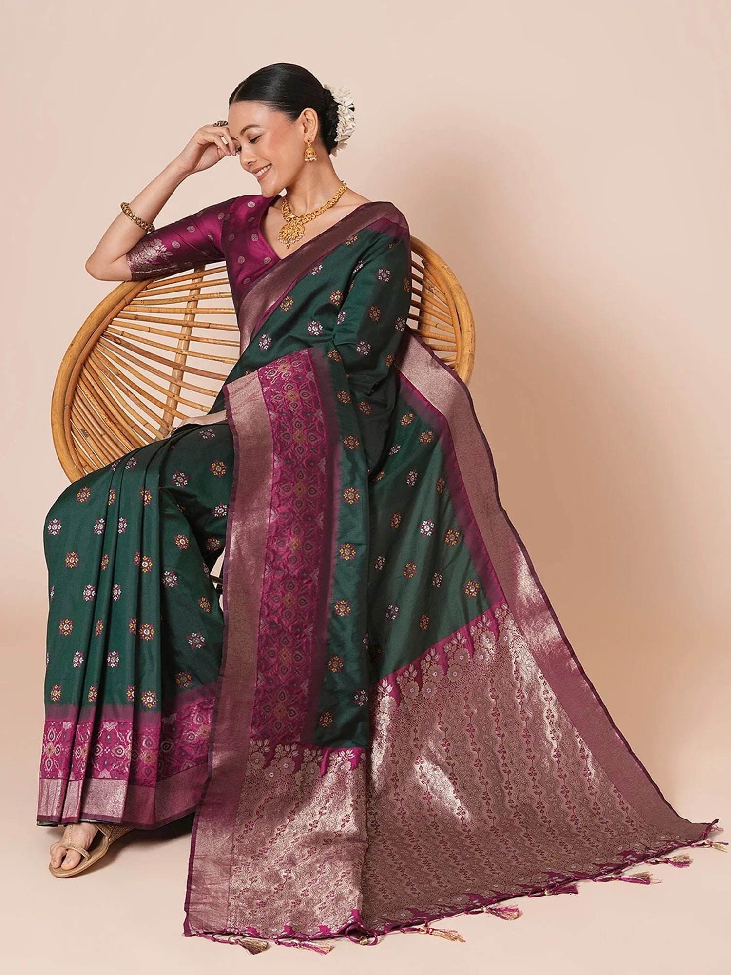 Green Banarasi Silk Blend Woven Saree - The Dori Store