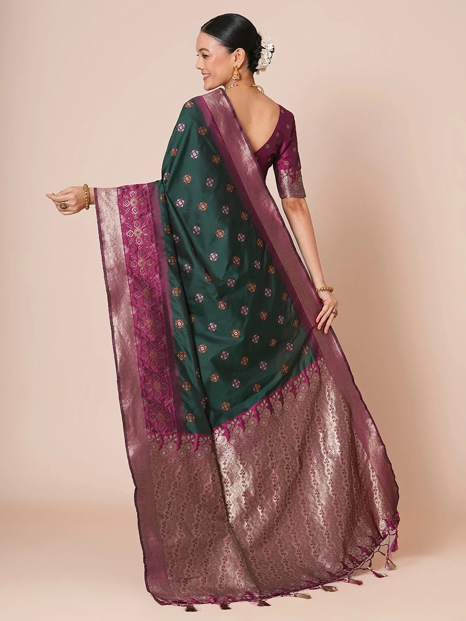 Green Banarasi Silk Blend Woven Saree - The Dori Store