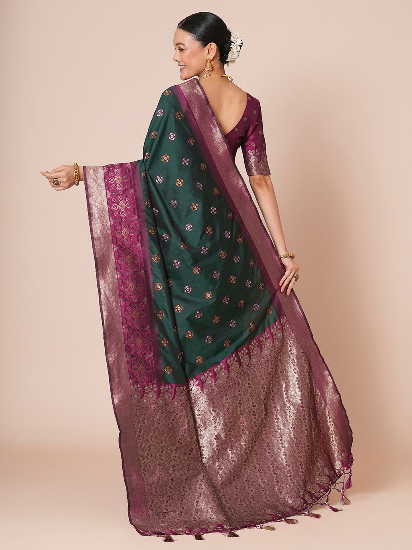 Green Banarasi Silk Blend Woven Saree