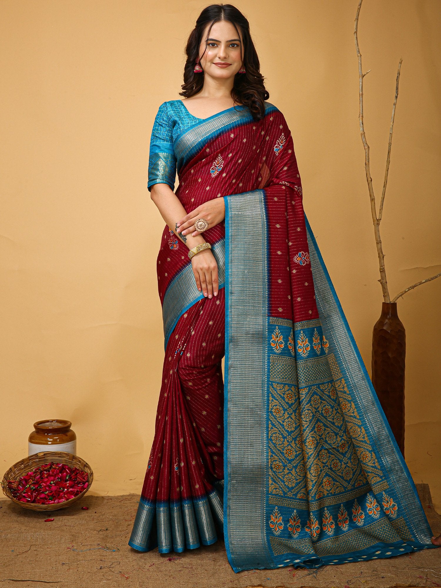 Maroon Maroon Sungudi Silk Blend Printed Saree