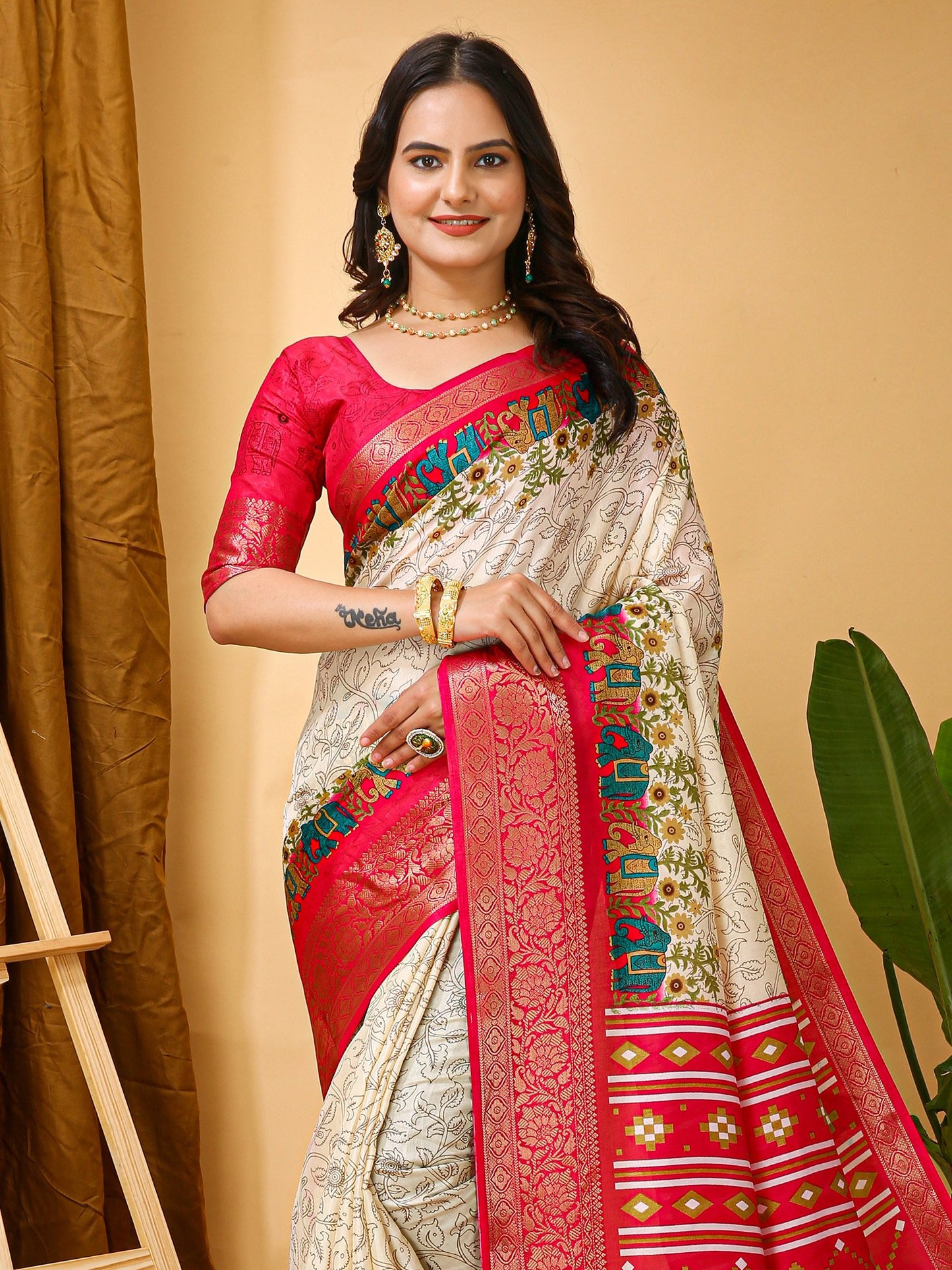 Cream Sungudi Silk Blend Printed Saree