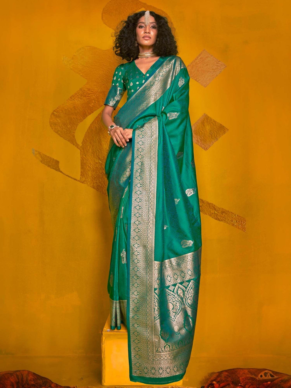 Green Banarasi Silk Blend Woven Saree - The Dori Store