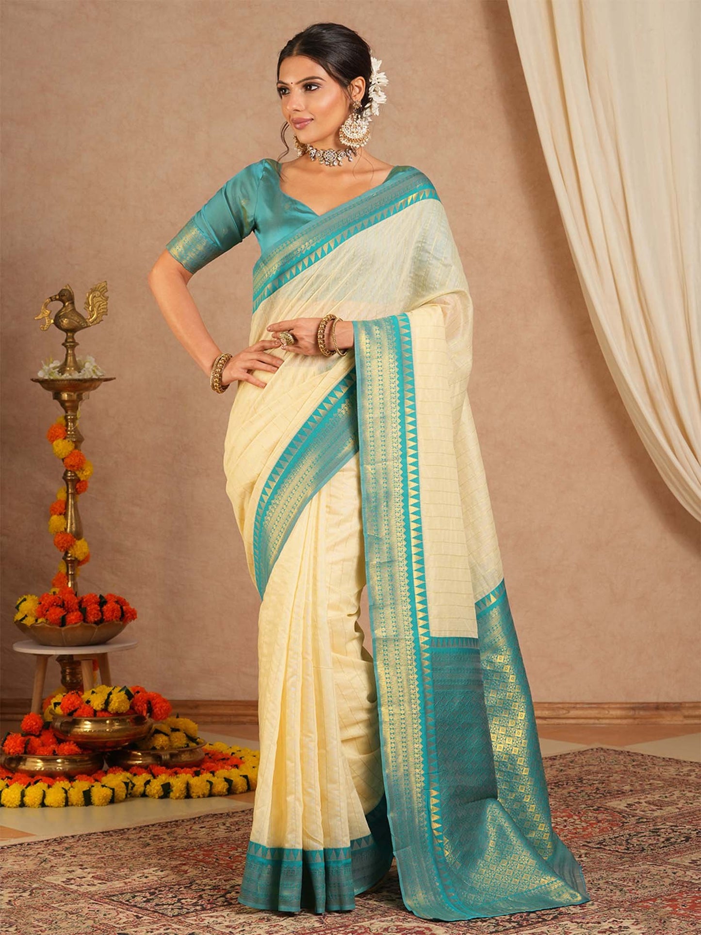 Cream Maheshwari Cotton Blend Woven Saree