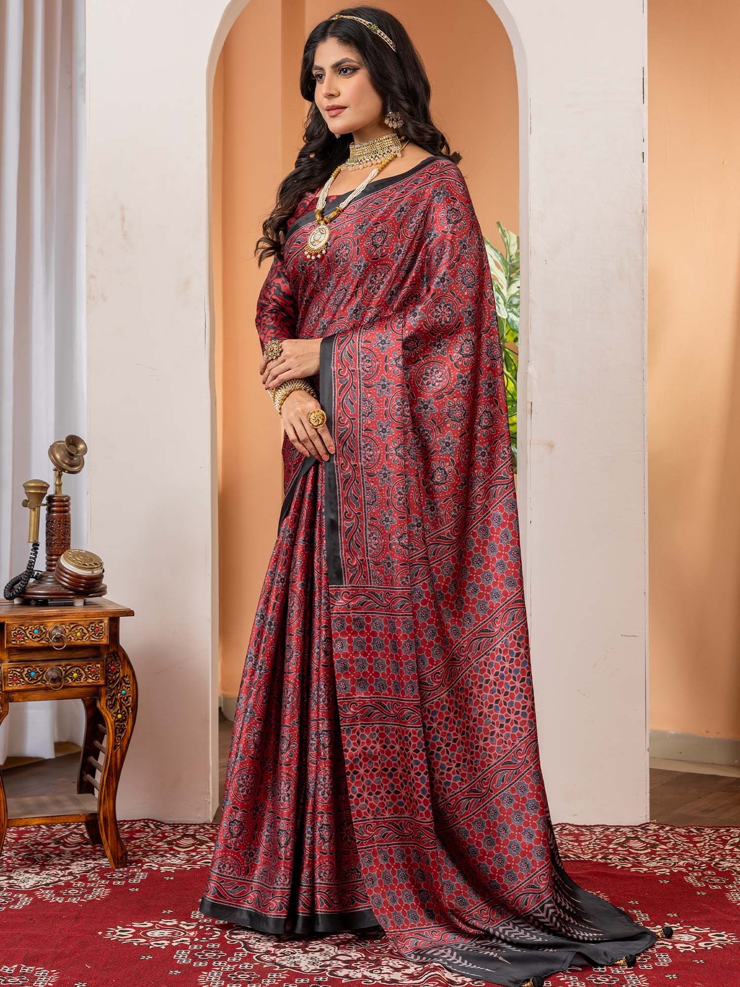 Maroon Maroon Block Print Crepe Digital Print Saree