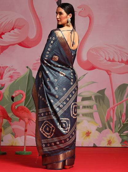 Grey Sungudi Silk Blend Printed Saree
