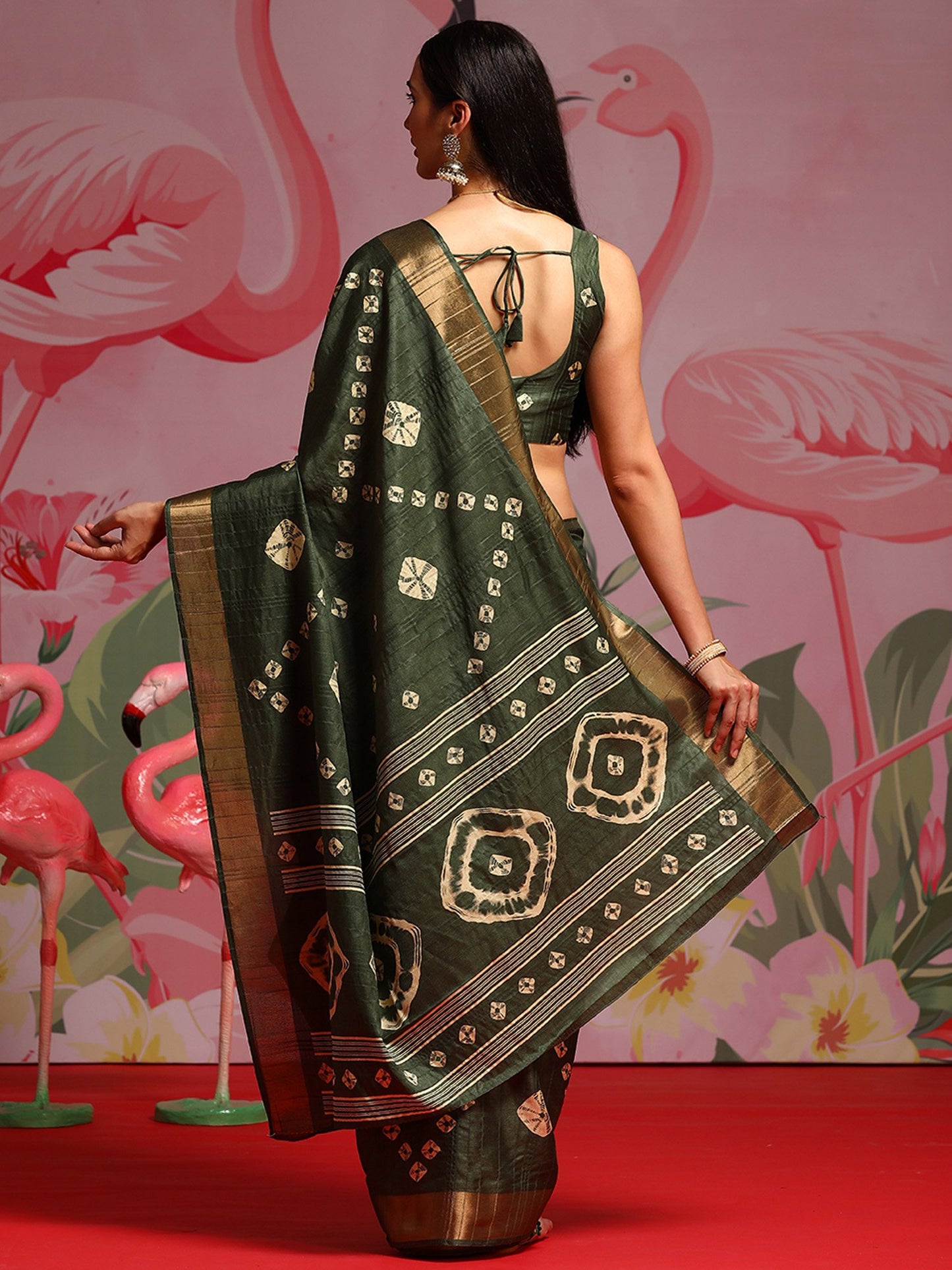 Olive Sungudi Silk Blend Printed Saree