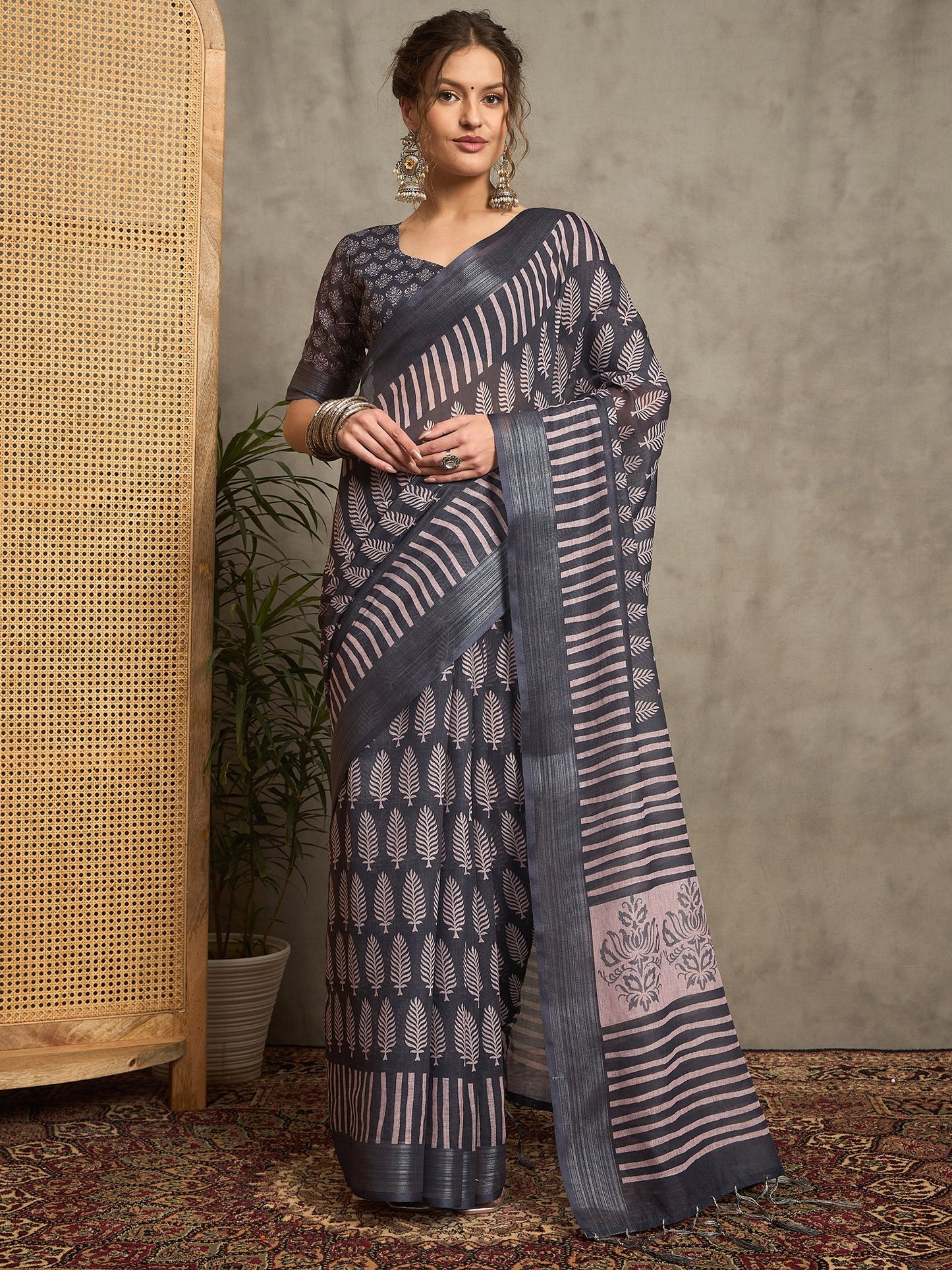 Charcoal Bagh Linen Printed Saree