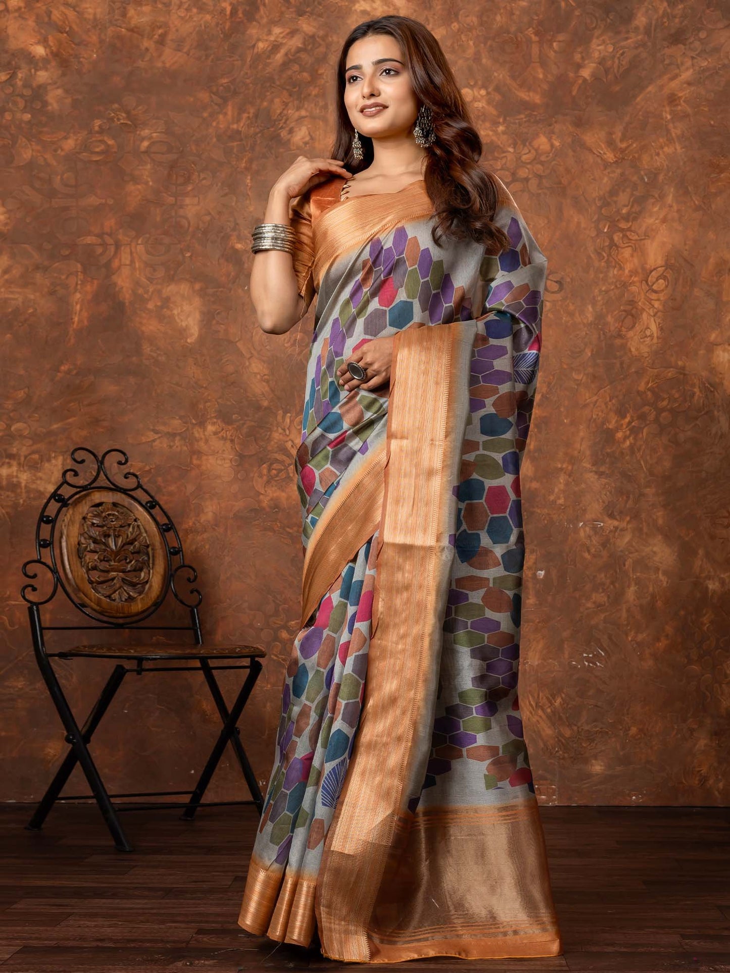Grey Grey Sungudi Silk Blend Printed Saree