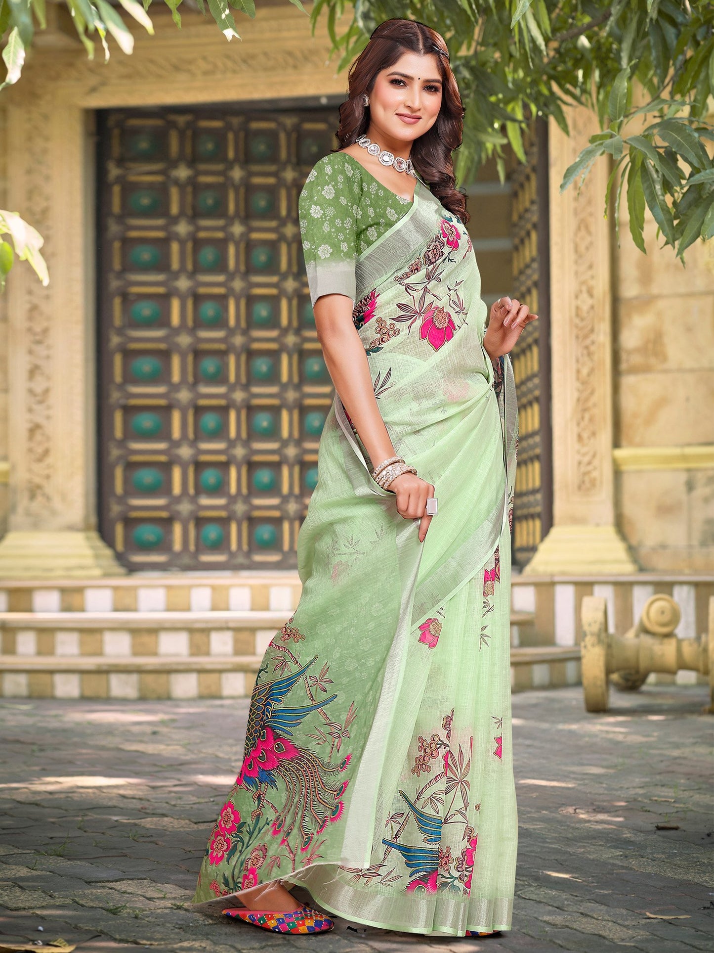Light Sungudi Cotton Linen Digital Print Saree