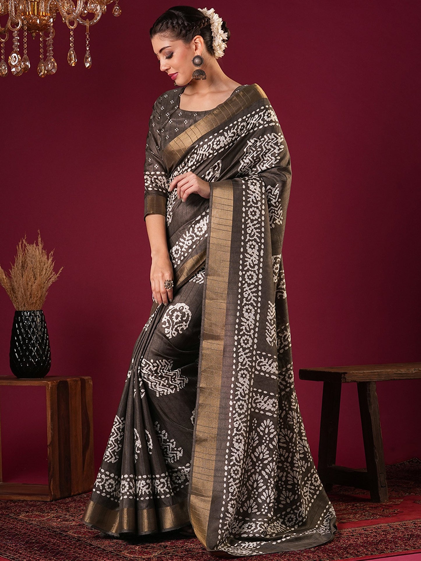 Brown Sungudi Silk Blend Printed Saree