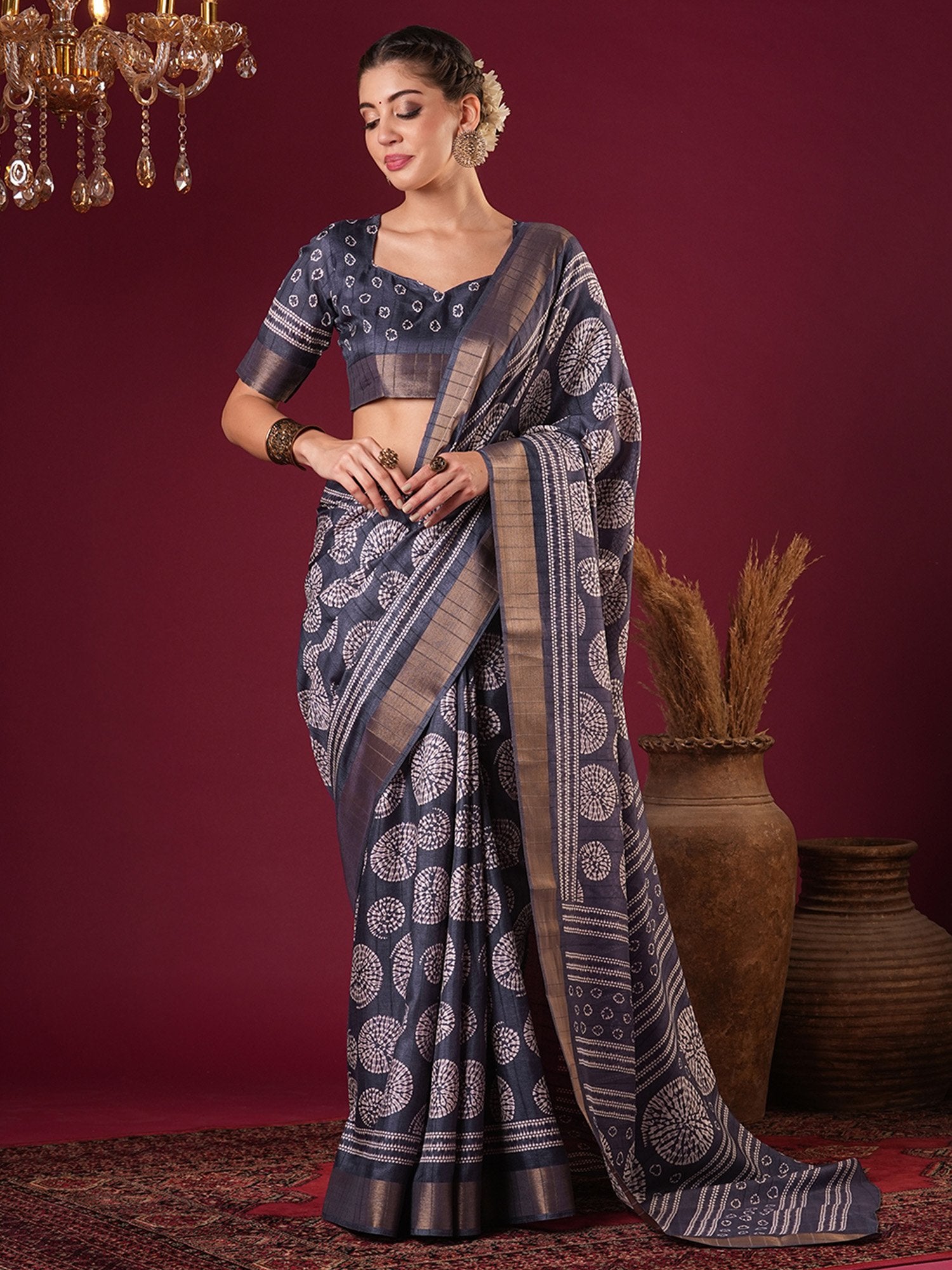 Grey Grey Sungudi Silk Blend Printed Saree