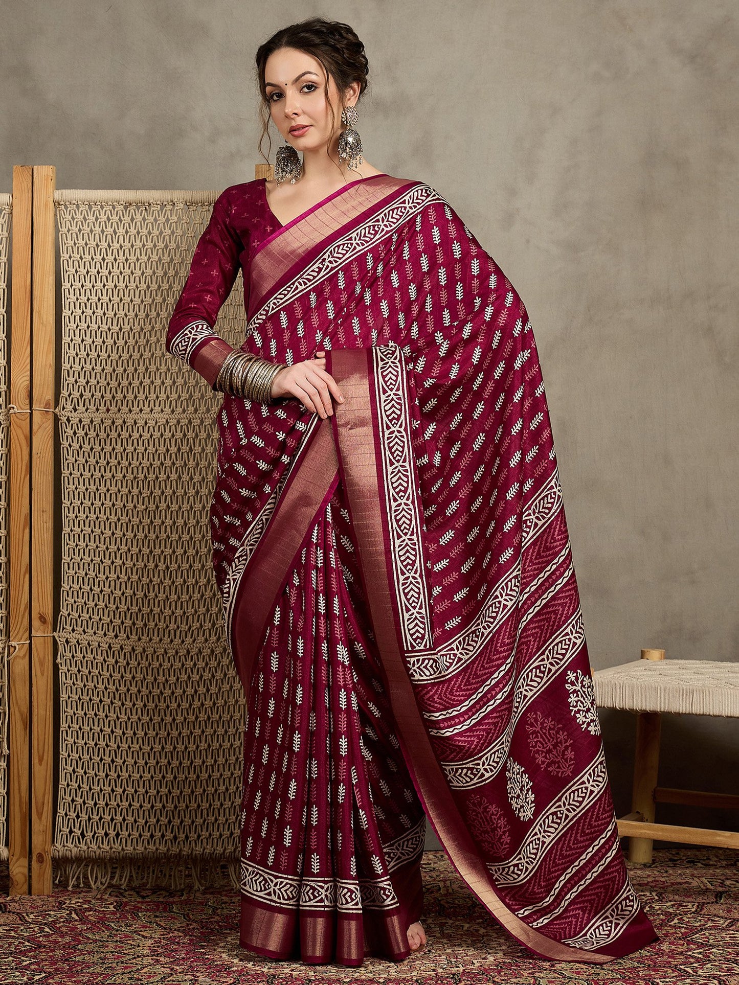 Magenta Sungudi Silk Blend Printed Saree